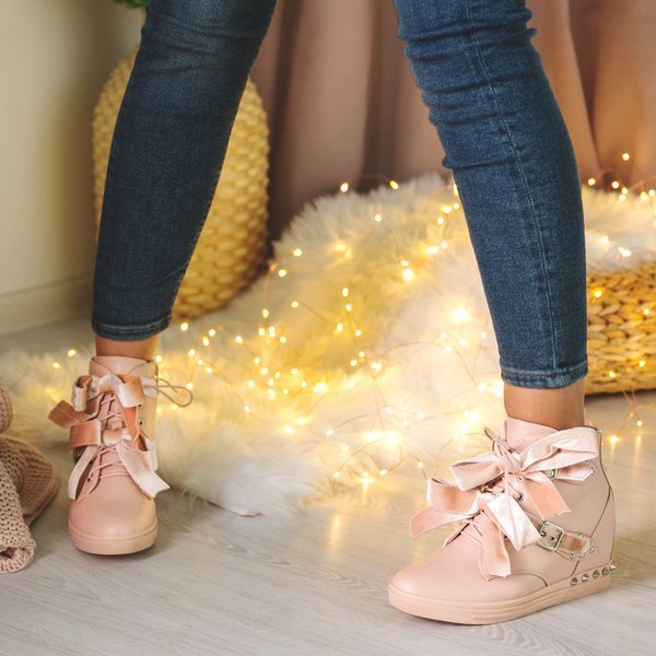 Růžové tenisky Levi s cvočky - Obuv