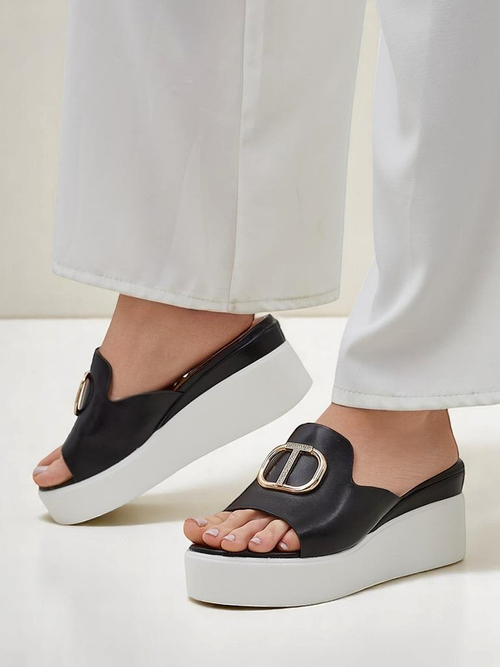 Royalfashion жіночі шльопанці на танкетці Daffin