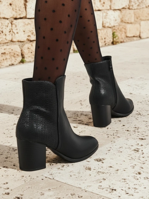 Жіночі чоботи Royalfashion на підборі Abinom