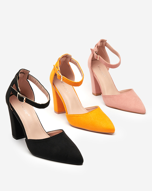 Чорні жіночі босоніжки на каблуці Kinotia