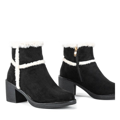 Чорні зимові чоботи на каблуці Fairi - Взуття