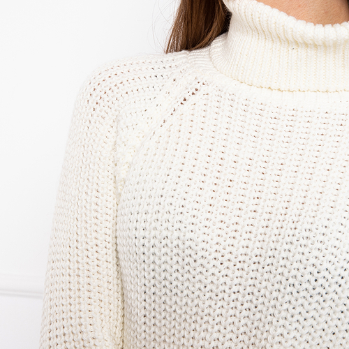 Білий жіночий светр