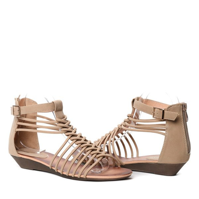 Бежеві босоніжки на низькому каблуці зі штучної шкіри Uasswerra - Взуття