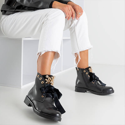 Černé tašky s dekoracemi Havelte - obuv