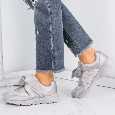OUTLET Šedé, saténové sportovní boty s mašlí Mabel- Shoes