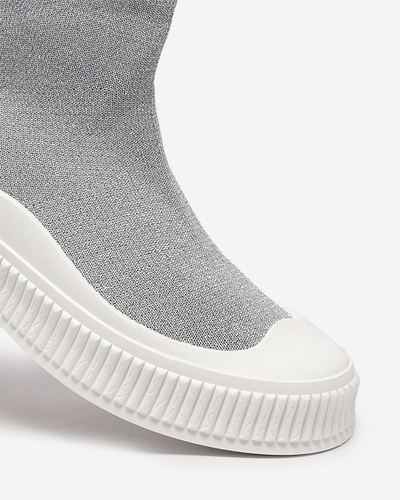 Жіноче спортивне взуття сріблястого кольору Bejoko