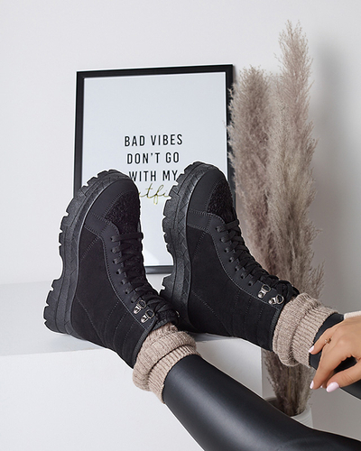 Dámské zateplené traperky v černé barvě Wosser- Obuv