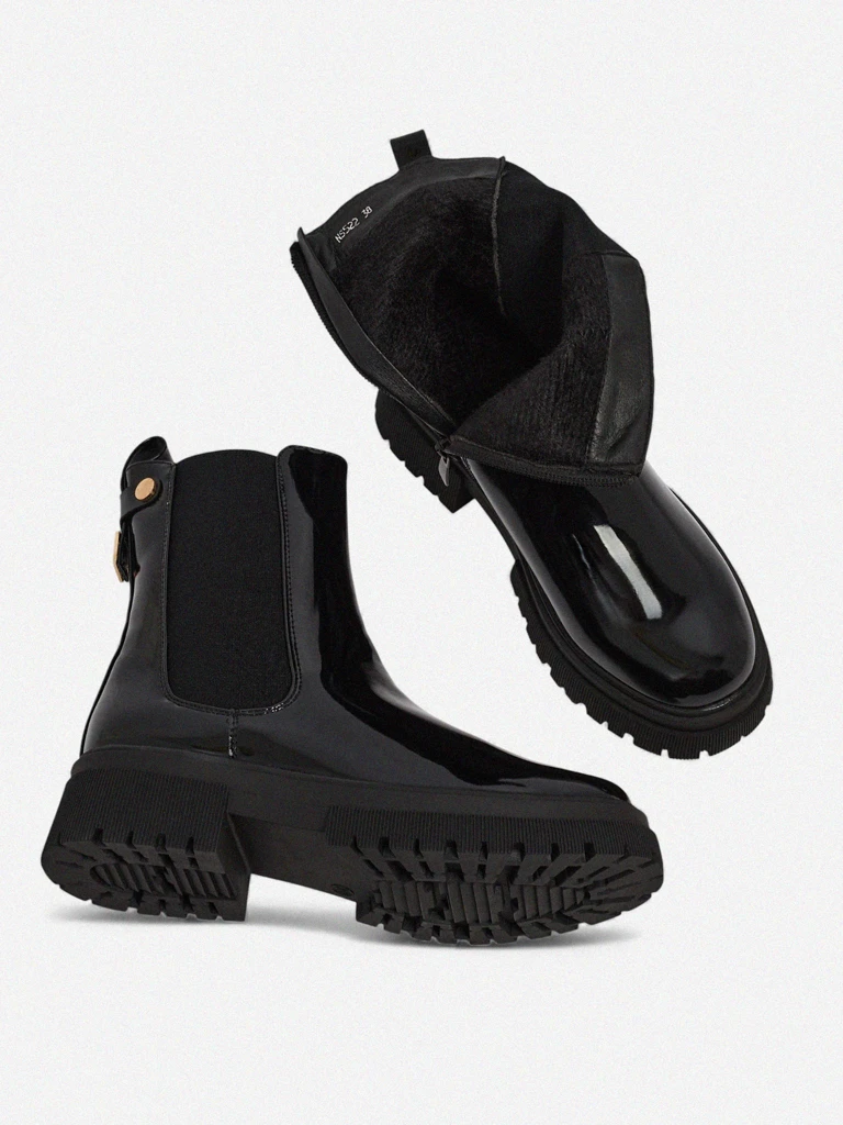 Lakované dámské kotníkové boty z eko kůže Calebi