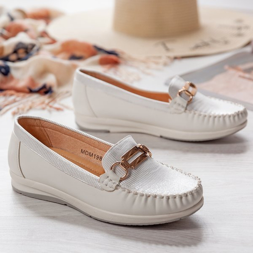 Білі лофери з золотою прикрасою Dendi - Взуття