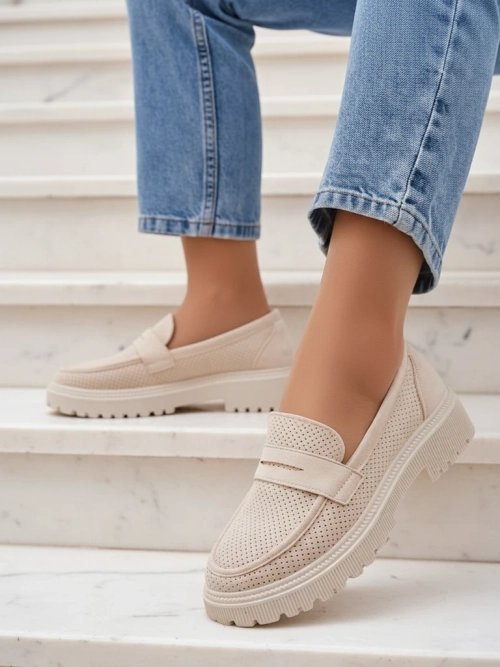 Жіночі лофери Callista бежеві, екологічна шкіра, плоский каблук 4 см