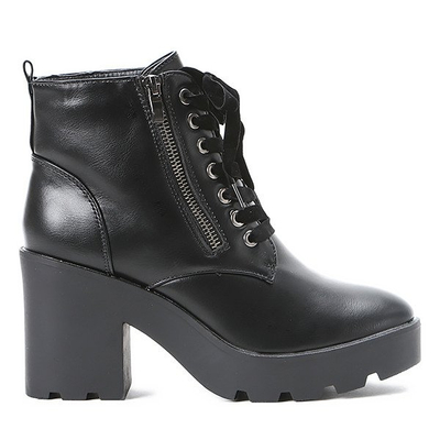 Czarne botki na grubej podeszwie Matessrae - Obuwie