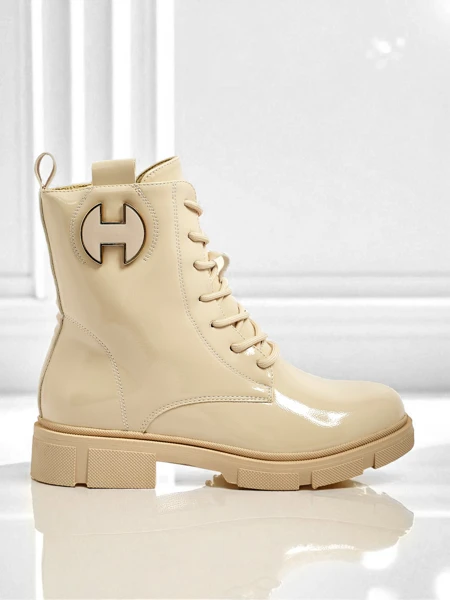 Lakované šněrovací dámské boty Kalen