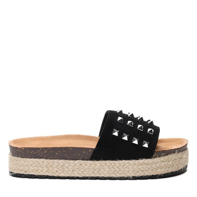 Czarne klapki z ćwiekami - Obuwie