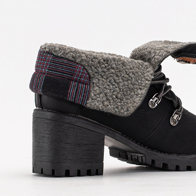 OUTLET Černé dámské kozačky na sloupku Royaltan - Obuv