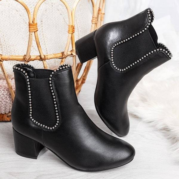 OUTLET Černé kotníkové boty s kamínky Reja - obuv