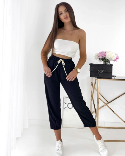 Royalfashion Чорні жіночі тканинні штани 7/8