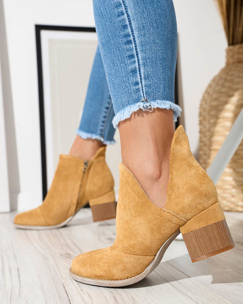 Коричневі жіночі утеплені ботильйони Karela