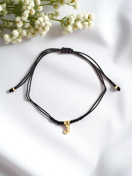 Жіночий браслет з літерою J