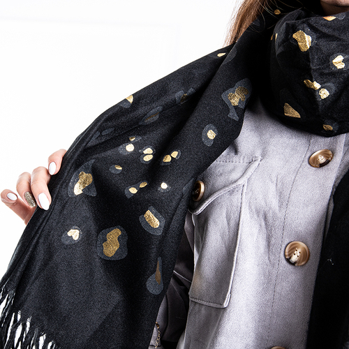 Чорний жіночий шарф з принтом