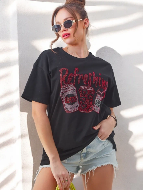 Royalfashion Жіноча бавовняна футболка з принтом, прикрашеним стразами