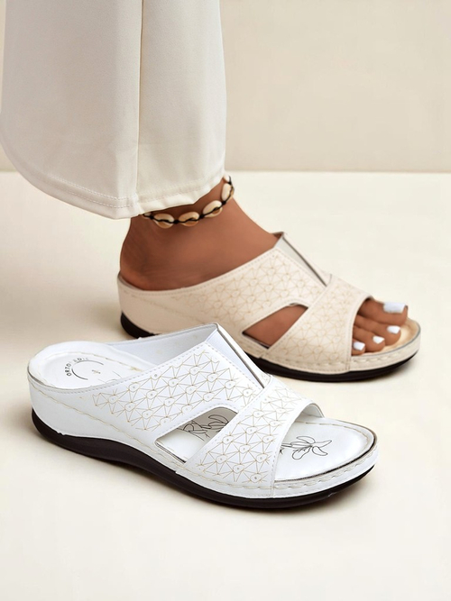 Royalfashion Жіночі шльопанці на товстій підошві Nova Step