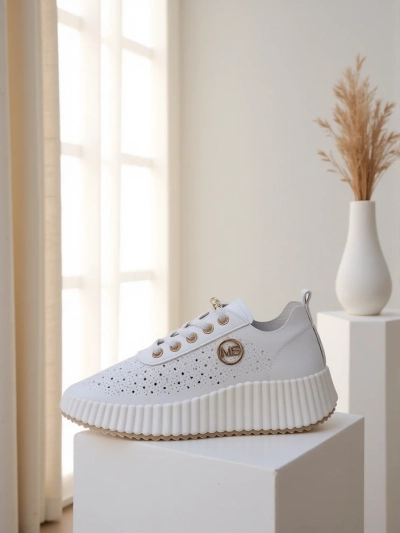 Royalfashion Жіночі перфоровані спортивні кросівки Jovenes
