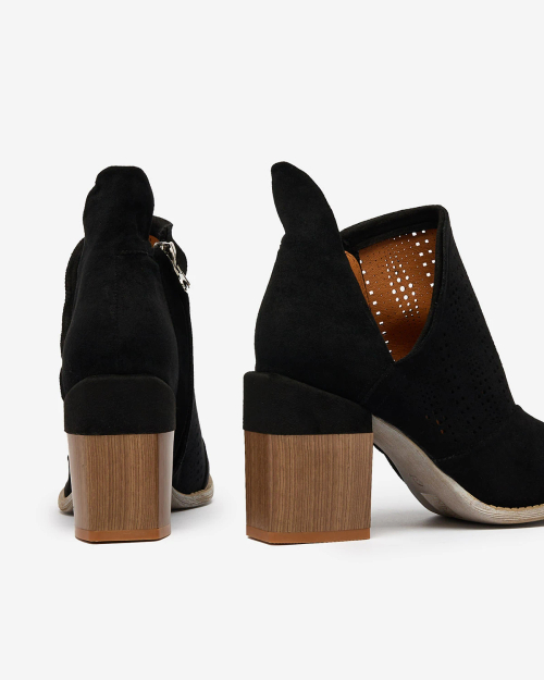 Royalfashion Ажурні ботфорти чорного кольору Revivela