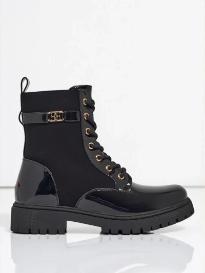 Šněrovací kotníkové boty z matné a lakované eko kůže Alvinea