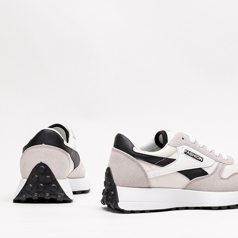 Bílá a šedá dámská sportovní obuv značky Berinn - Footwear