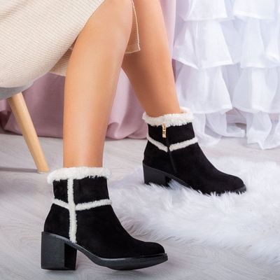 Чорні зимові чоботи на каблуці Fairi - Взуття