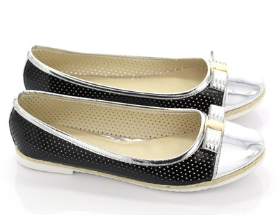 Srebrno-czarne baleriny z lakierowanym noskiem Tossa - Obuwie