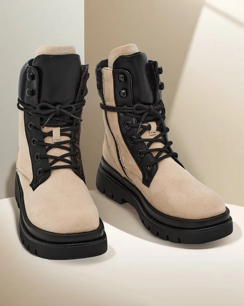 Жіночі чоботи Роялфешн Феринол Жіночі чоботи Роялфешн Ферінол є винятковим взуттям, що поєднує стиль і комфорт. Виготовлені з екологічної замші та наповнені ніжним хутром. Модель з шнурками та застібається на блискавку. Ž 87654321. <p>ЖІНОЧІ ЧОБОТИ ЧОНІ Ф