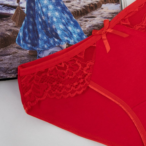 Червоні жіночі трусики з мереживом - Нижня білизна