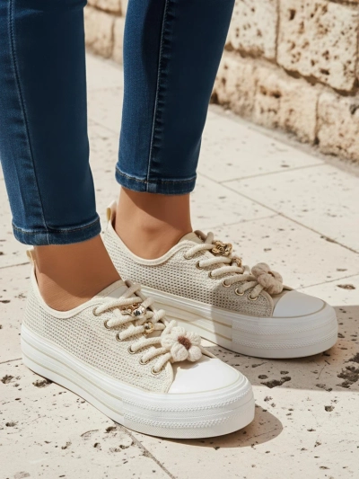 Royalfashion жіночі перфоровані кросівки з декором Osdo