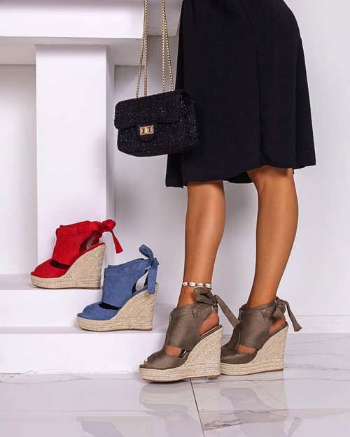 Сині жіночі босоніжки на танкетці Penetika