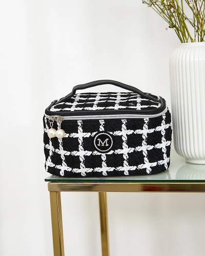 Жіноча косметичка Royalfashion в клітинку чорного кольору
