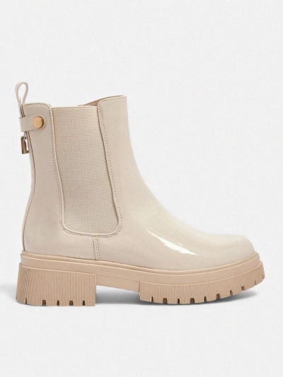 Lakované dámské kotníkové boty z eko kůže Calebi