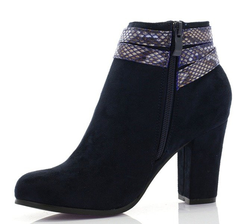 Granatowe botki z paskiem - Obuwie