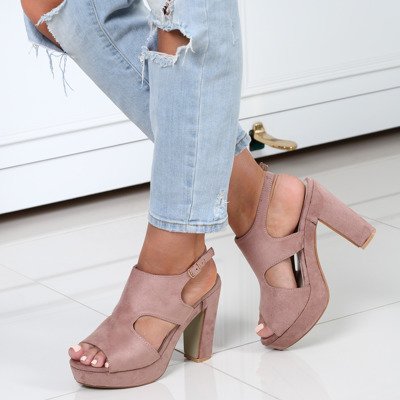 Różowe sandałki na słupku- Obuwie