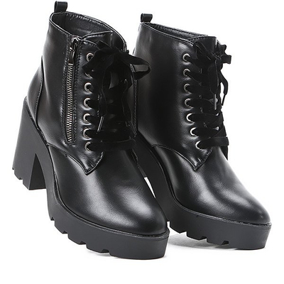 Czarne botki na grubej podeszwie - Obuwie