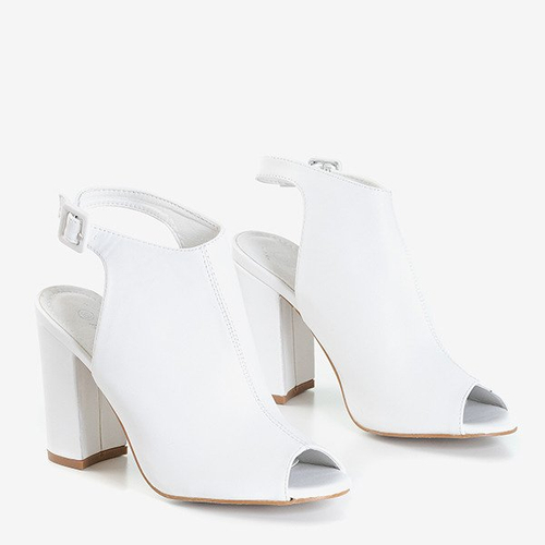 Білі босоніжки на пості з верхньою частиною Jeuni - Взуття 1