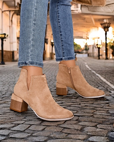 Světle hnědé dámské kozačky s výřezy Geransa - Obuv