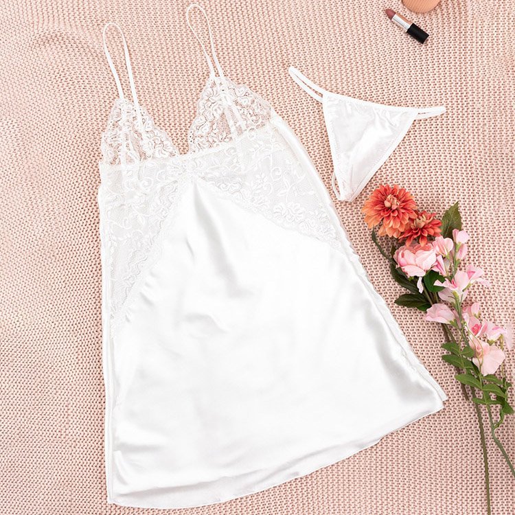 Dámská bílá krajková noční košile s tangy - Belizna