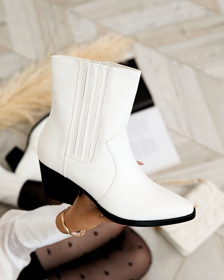 Royalfashion Bílé dámské zateplené kovbojské boty Corbos