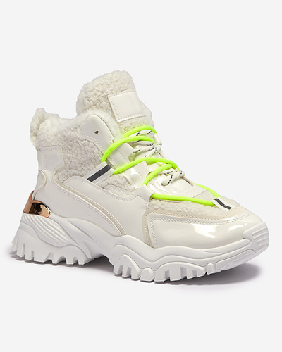 Bílá dámská sportovní obuv s kožíškem a neonově zelenými tkaničkami Sagglo- Footwear