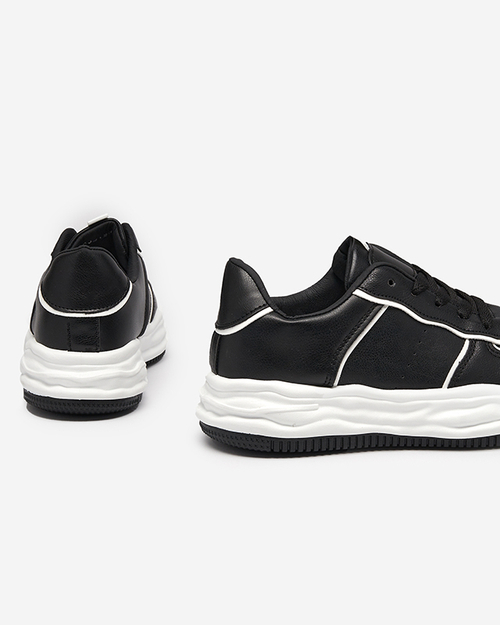 Чорні жіночі кросівки з вставками Pinero