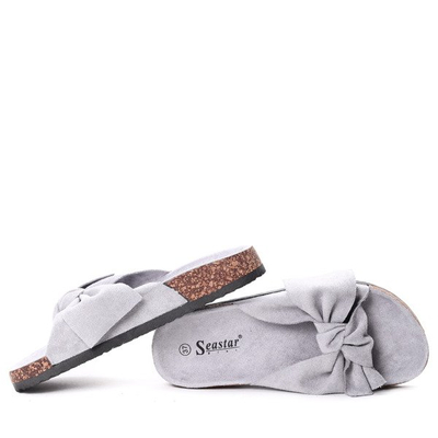 Szare klapki z kokardką - Obuwie