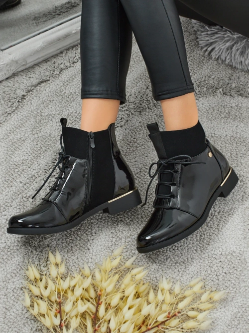 Лаковані жіночі ботильйони на шнурівці Avoria