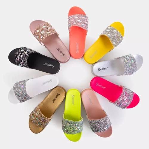 OUTLET Жіночі чорні босоніжки на платформі з фіанітом Sailor - Взуття