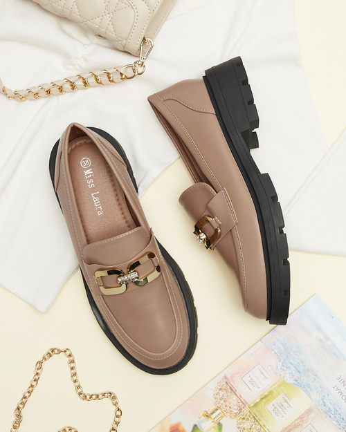 Світло-коричневі жіночі напівчеревики з ланцюжком на носі Zyteria - Взуття